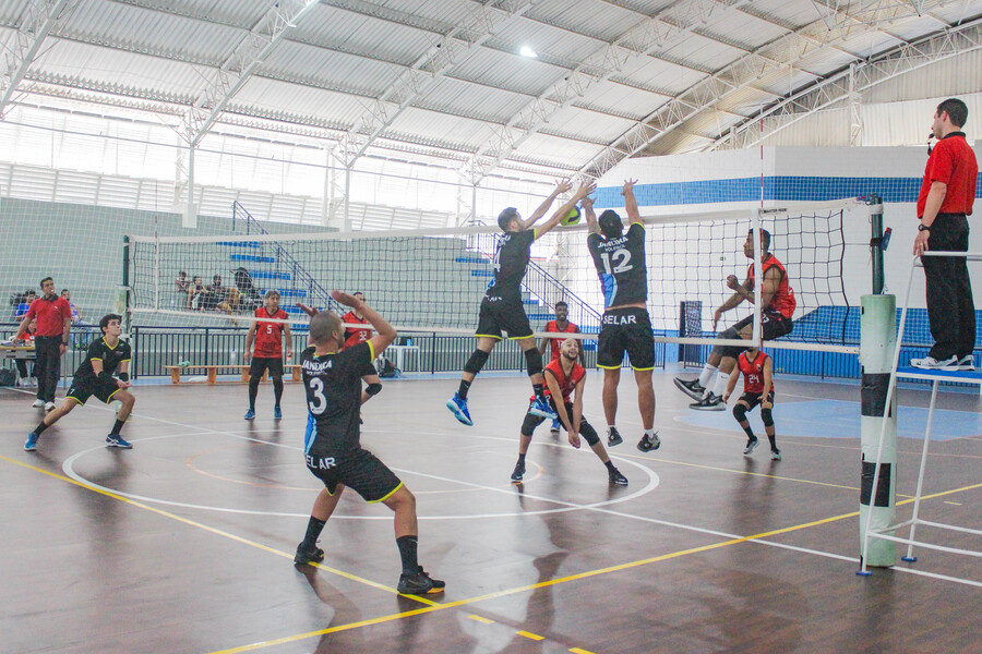 definidas-as-equipes-semifinalistas-no-campeonato-municipal-de-volei-masculino