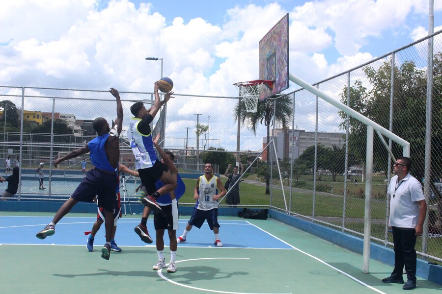 prefeitura-de-carapicuiba-realiza-2-edicao-do-campeonato-de-basquete-3x3-no-parque-do-planalto