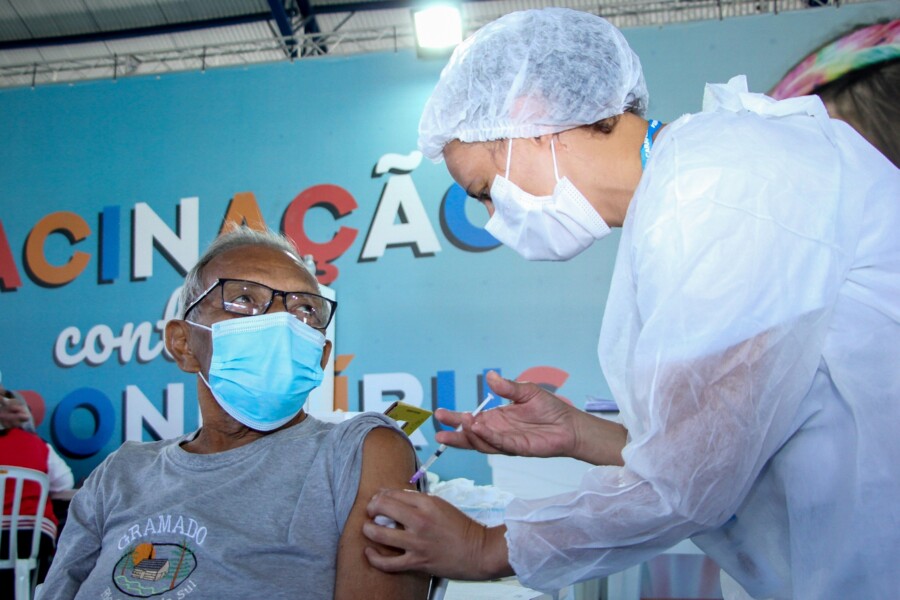 prefeitura-de-carapicuiba-inicia-4-dose-para-idosos-com-70-anos-ou-mais-no-sabado