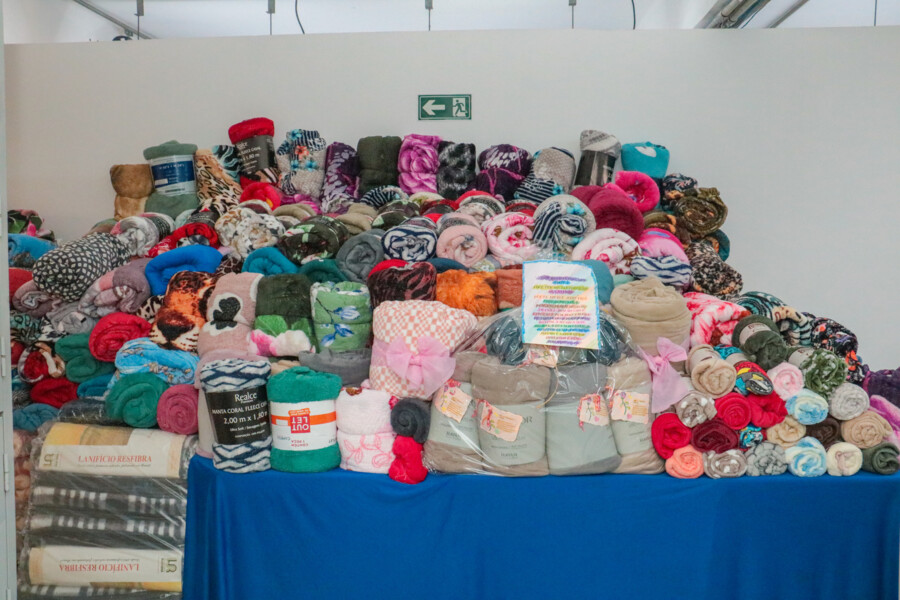 campanha-do-inverno-solidario-arrecada-mais-de-700-cobertores-novos