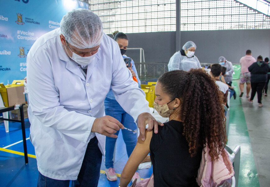 prefeitura-de-carapicuiba-inicia-aplicacao-da-4-dose-para-pessoas-com-18-anos-ou-mais
