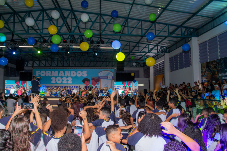 prefeitura-de-carapicuiba-realiza-formatura-de-1362-alunos-das-escolas-municipais