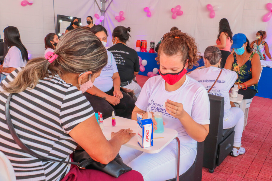 prefeitura-realiza-evento-especial-para-as-mulheres-no-ceeac-bmx