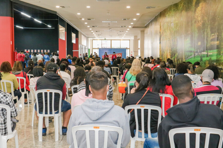 prefeitura-de-carapicuiba-realiza-mais-uma-edicao-do-mutirao-do-emprego