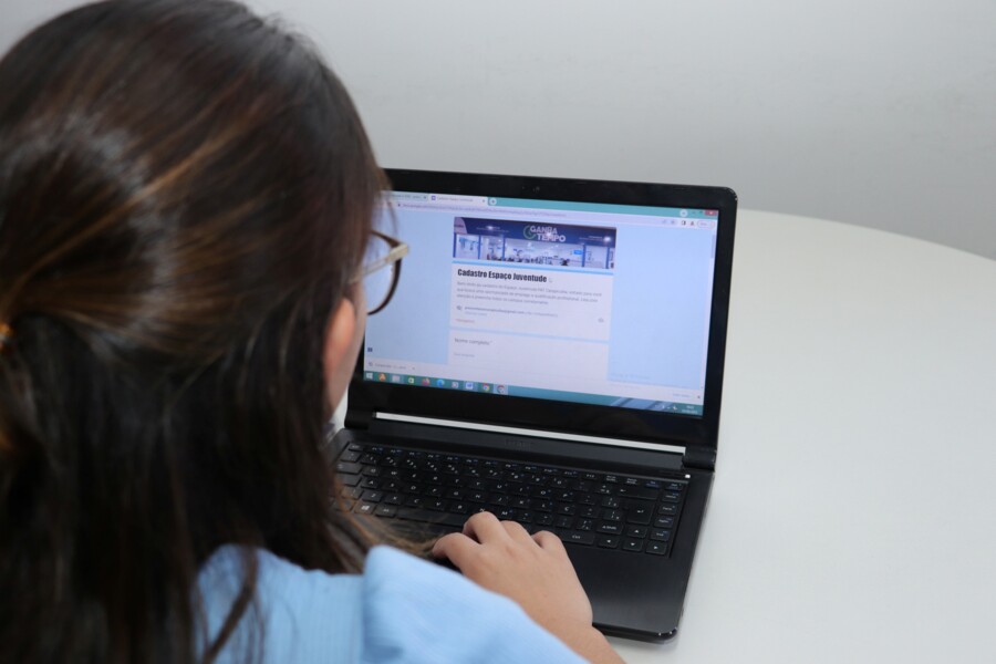 jovens-de-carapicuiba-podem-realizar-cadastro-on-line-para-cursos-e-primeiro-emprego