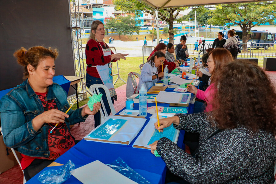 prefeitura-realiza-evento-em-homenagem-ao-dia-das-maes-no-parque-gabriel-chucre