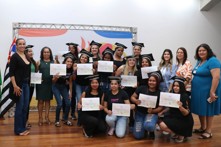 prospera-familia-prefeitura-de-carapicuiba-entrega-certificados-da-2-etapa