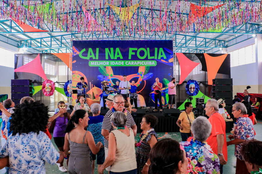 cai-na-folia-2024-prefeitura-realiza-baile-de-carnaval-paras-as-pessoas-idosas-da-cidade