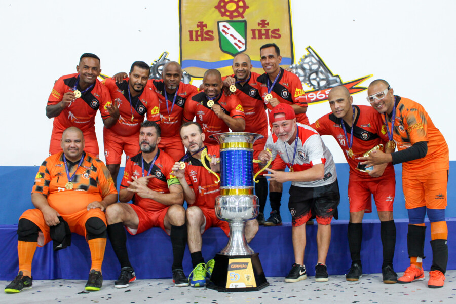 em-cima-da-hora-e-tricampeao