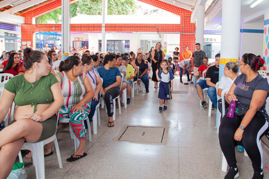 prefeitura-inicia-entrega-de-uniformes-aos-alunos-da-rede-municipal