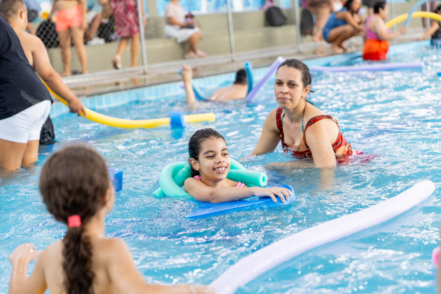 conviver-na-piscina-inscricoes-abertas-para-o-programa-voltado-as-maes-atipicas