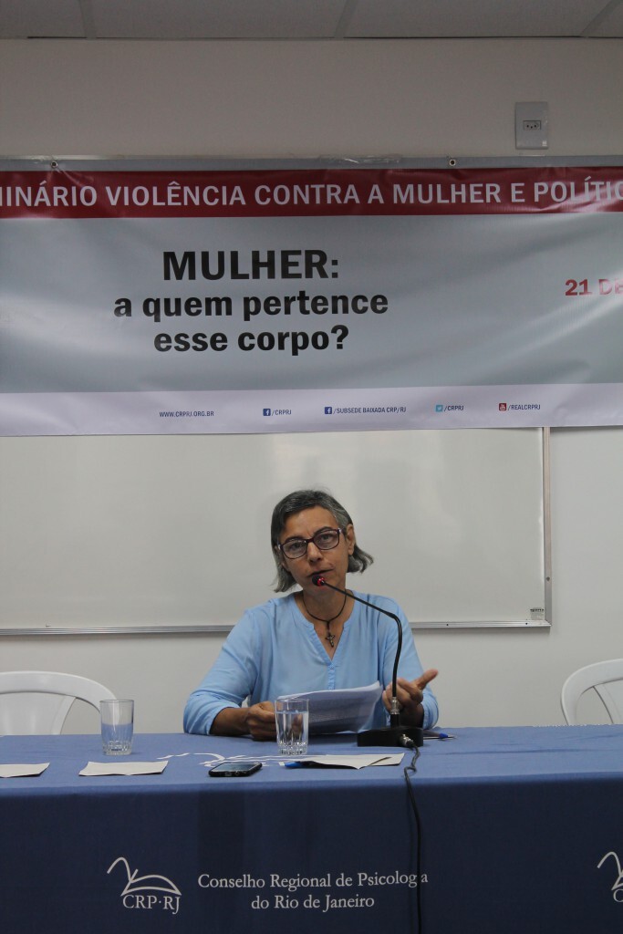 mesa-magna-do-iv-seminario-lembra-a-luta-das-mulheres-na-baixada-fluminense